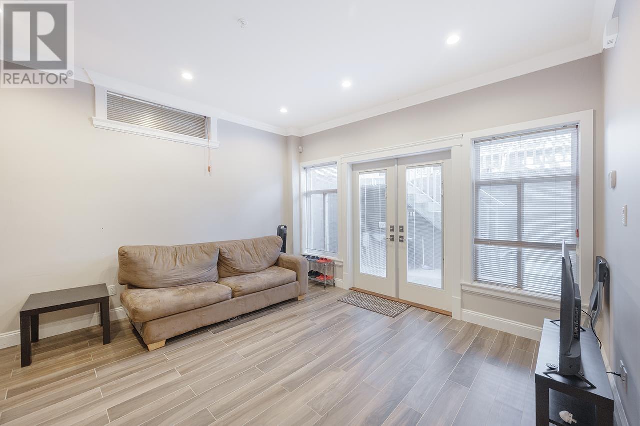 2817 Oliver Crescent, Vancouver, British Columbia