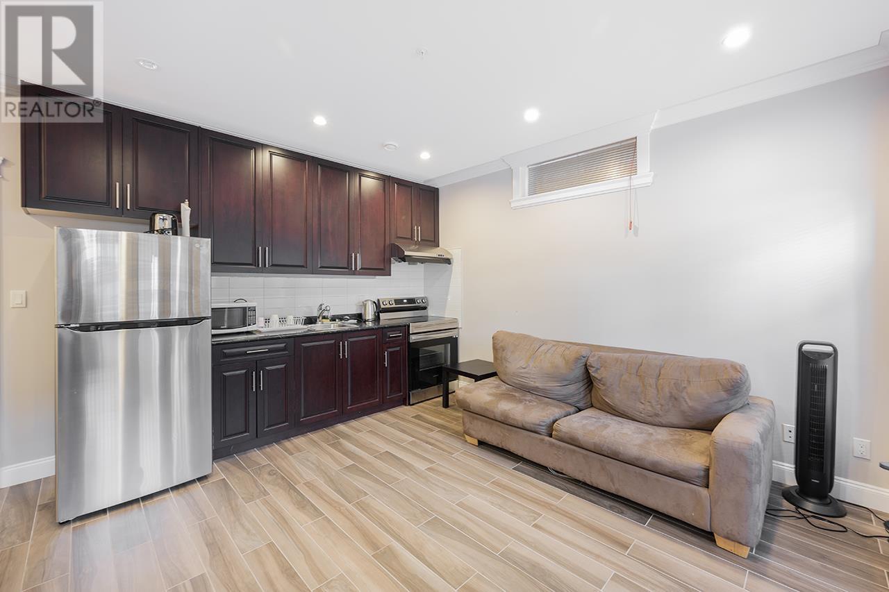 2817 Oliver Crescent, Vancouver, British Columbia