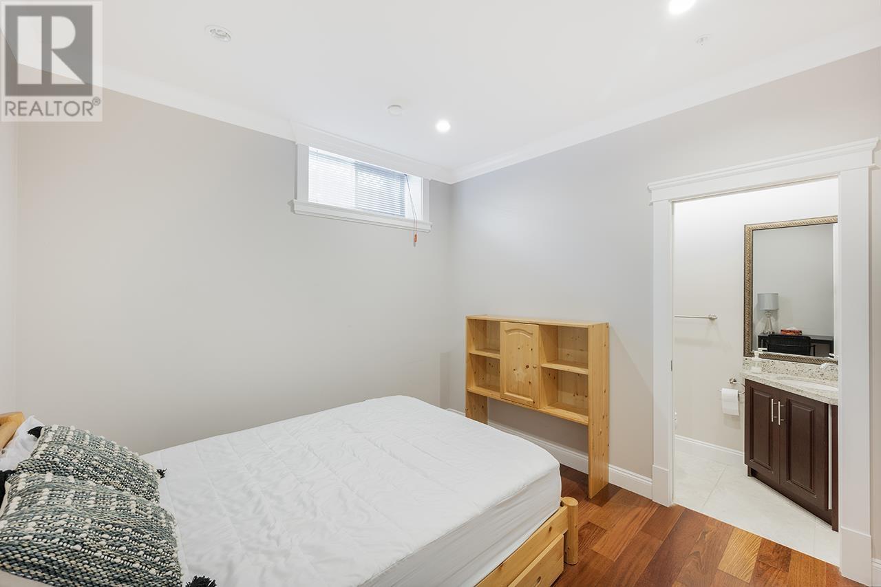 2817 Oliver Crescent, Vancouver, British Columbia