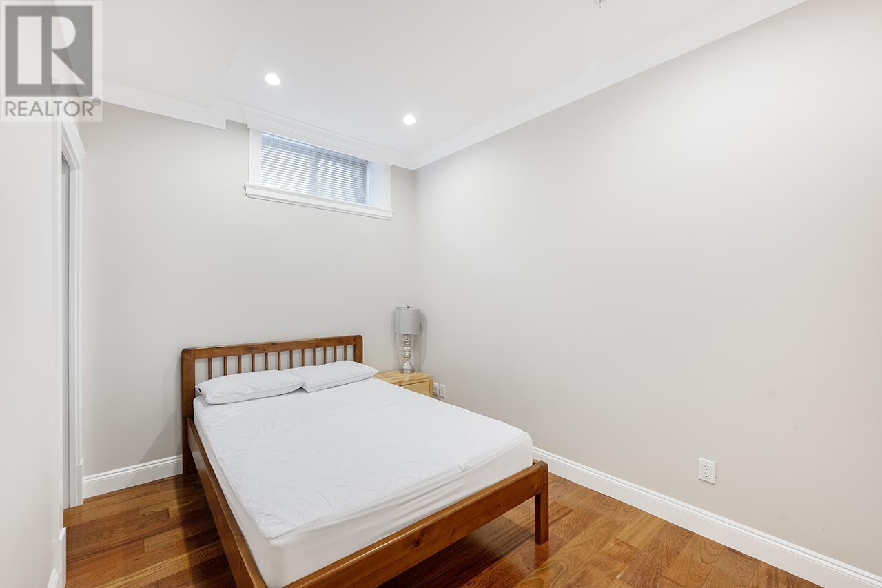 2817 Oliver Crescent, Vancouver, British Columbia