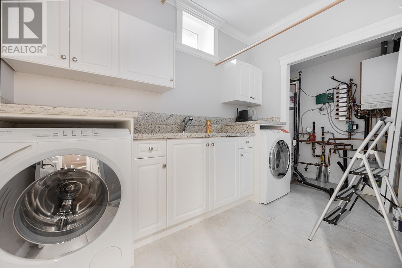 2817 Oliver Crescent, Vancouver, British Columbia