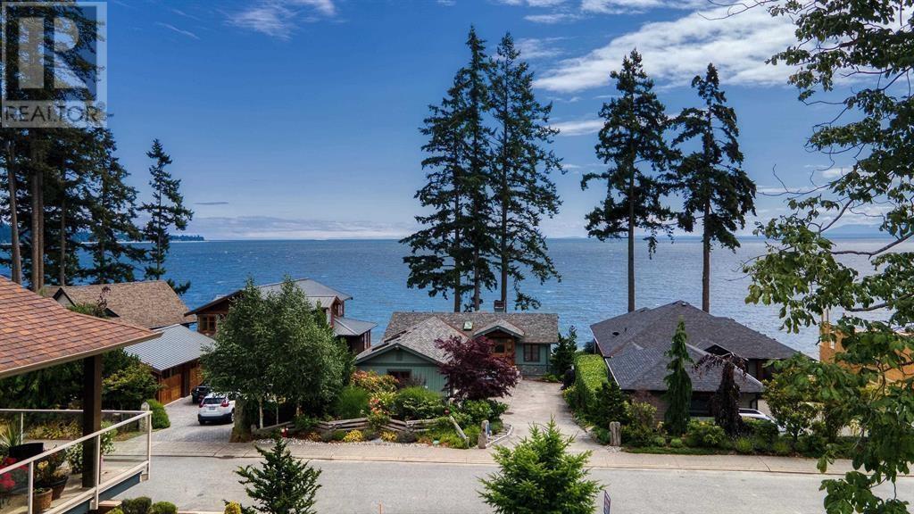 6014 Silverstone Lane, Sechelt, British Columbia