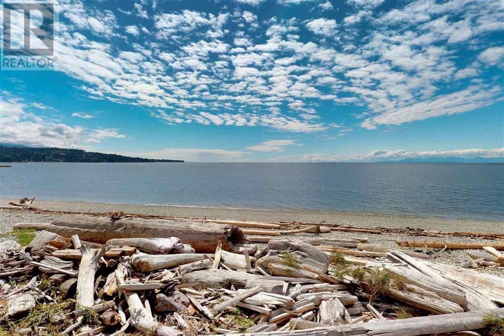 6014 Silverstone Lane, Sechelt, British Columbia