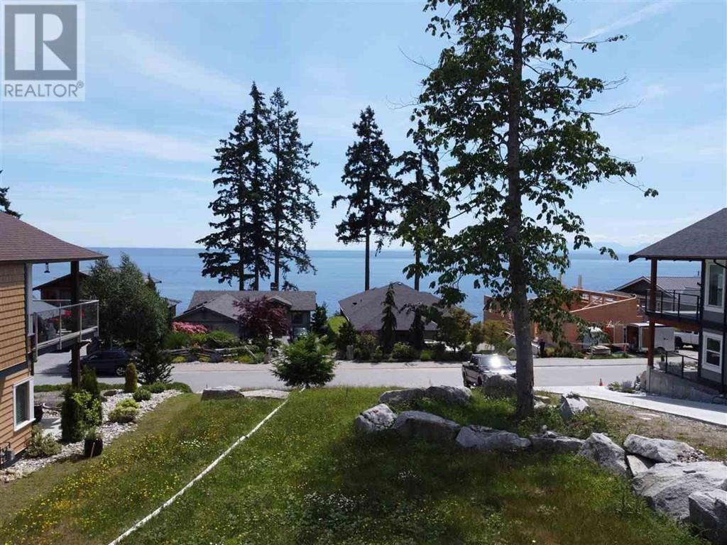6014 Silverstone Lane, Sechelt, British Columbia