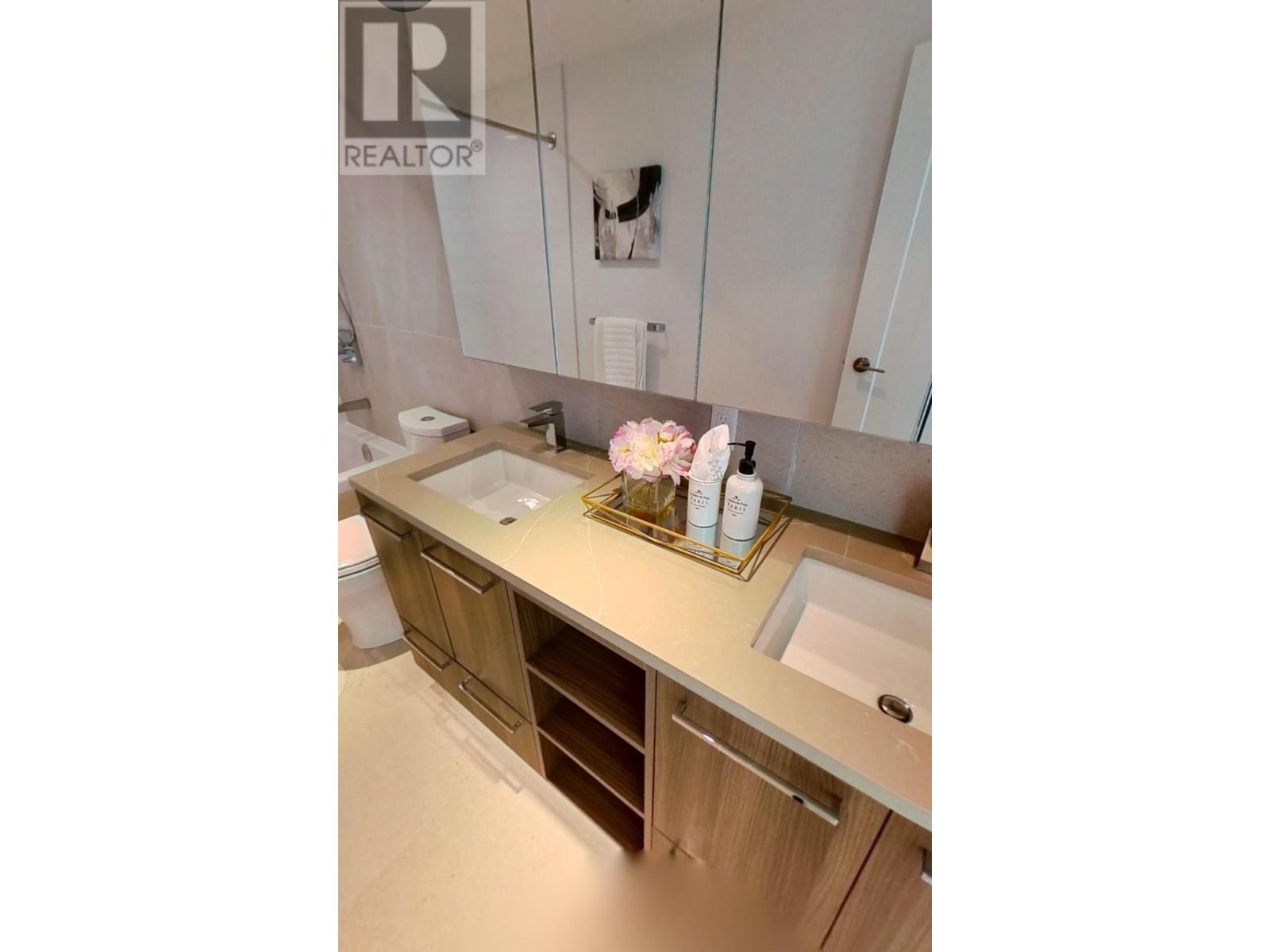 1702 3280 Corvette Way, Richmond, British Columbia