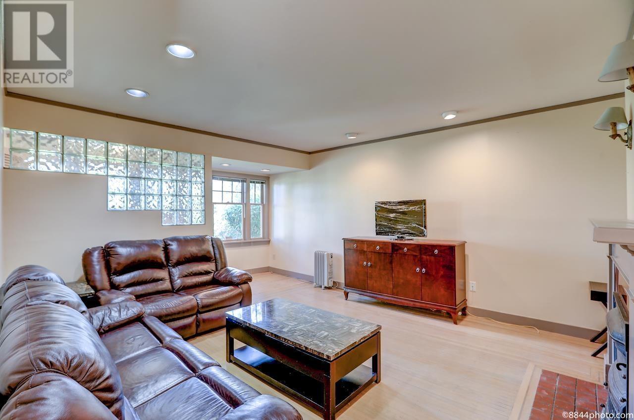 3870 W 17th Avenue, Vancouver, British Columbia