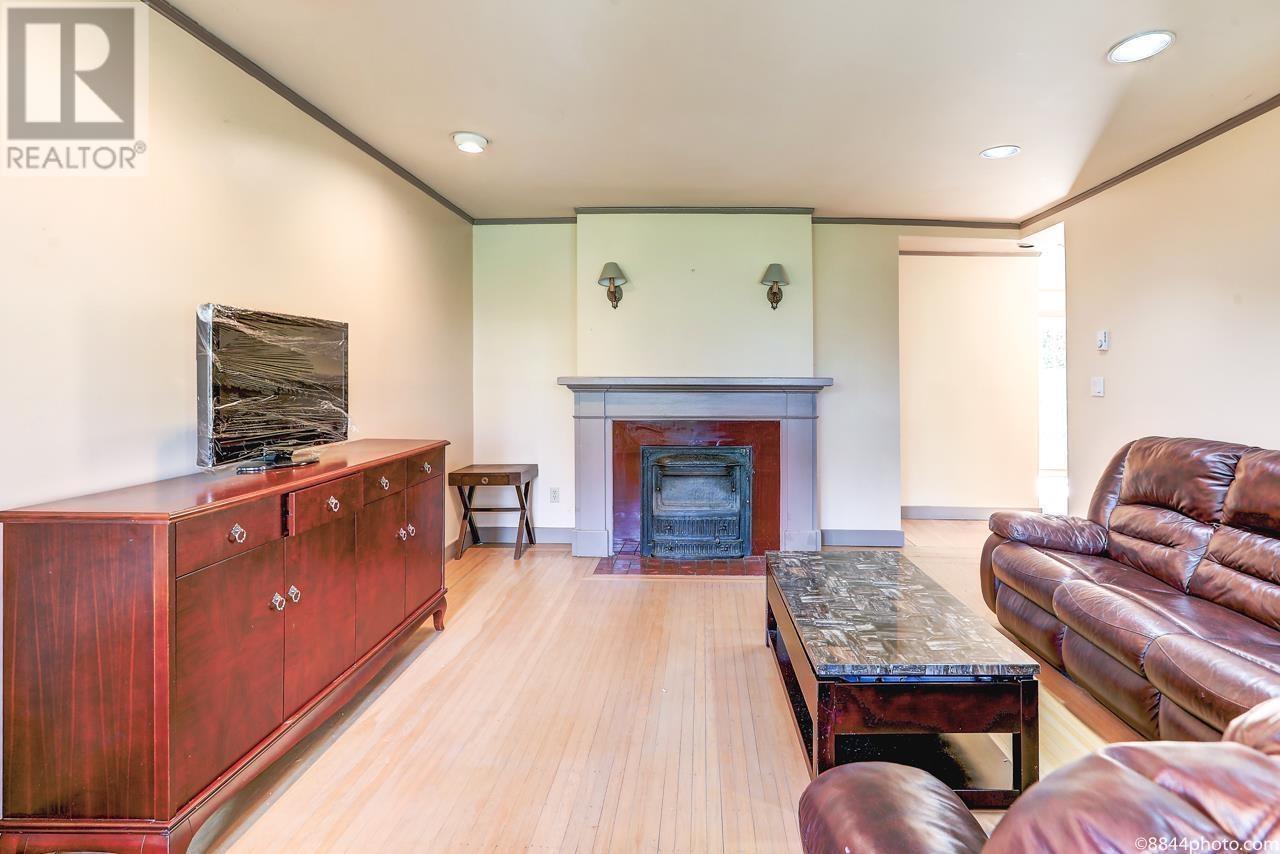 3870 W 17th Avenue, Vancouver, British Columbia