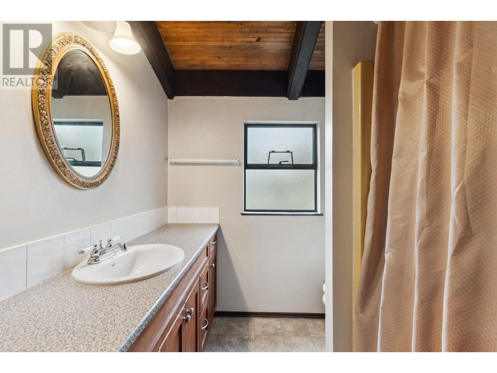 3417 Roxton Avenue, Coquitlam, British Columbia