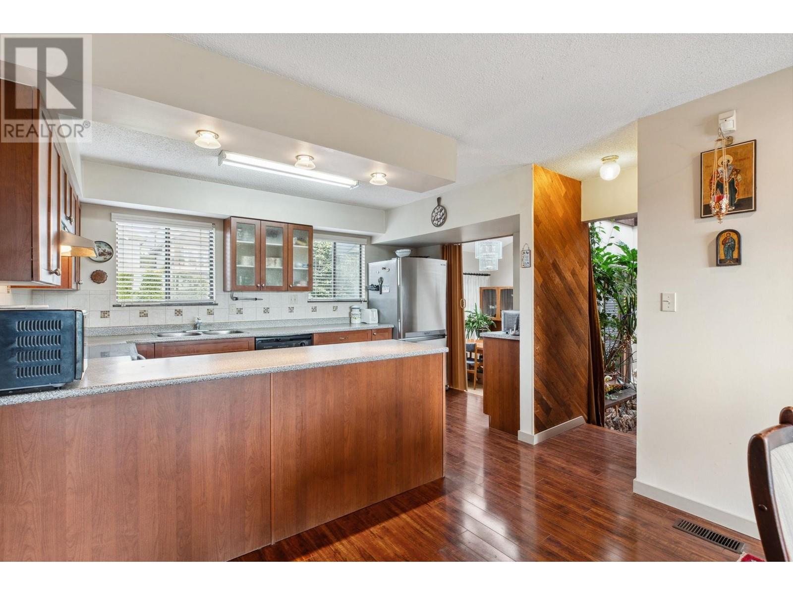 3417 Roxton Avenue, Coquitlam, British Columbia