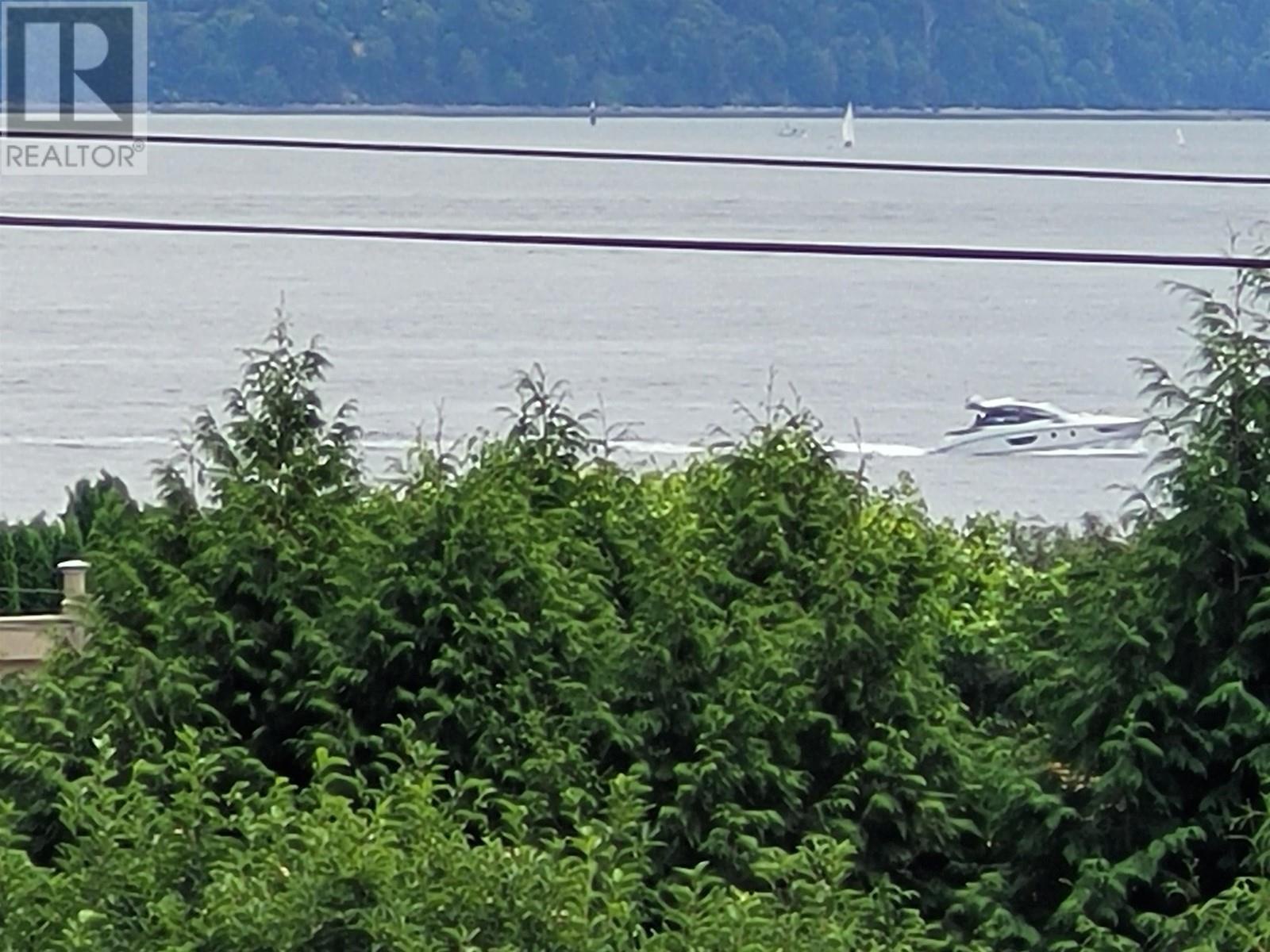 4405 Marine Drive, West Vancouver, British Columbia