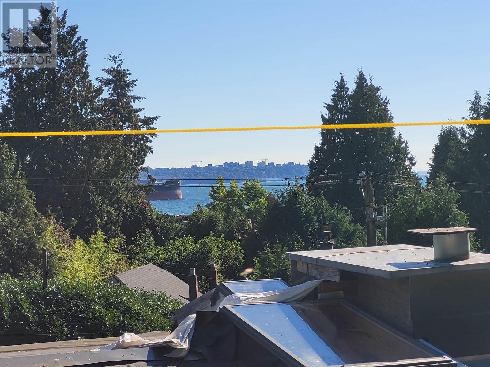 4405 Marine Drive, West Vancouver, British Columbia