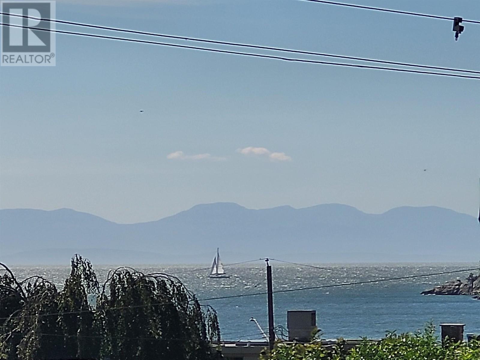 4405 Marine Drive, West Vancouver, British Columbia