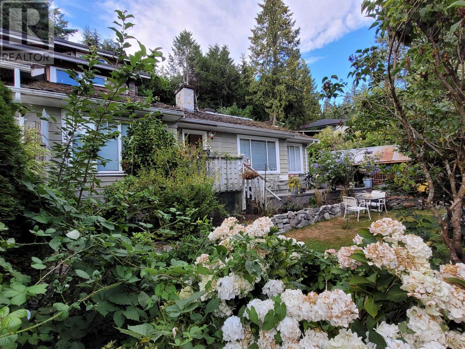 4405 Marine Drive, West Vancouver, British Columbia