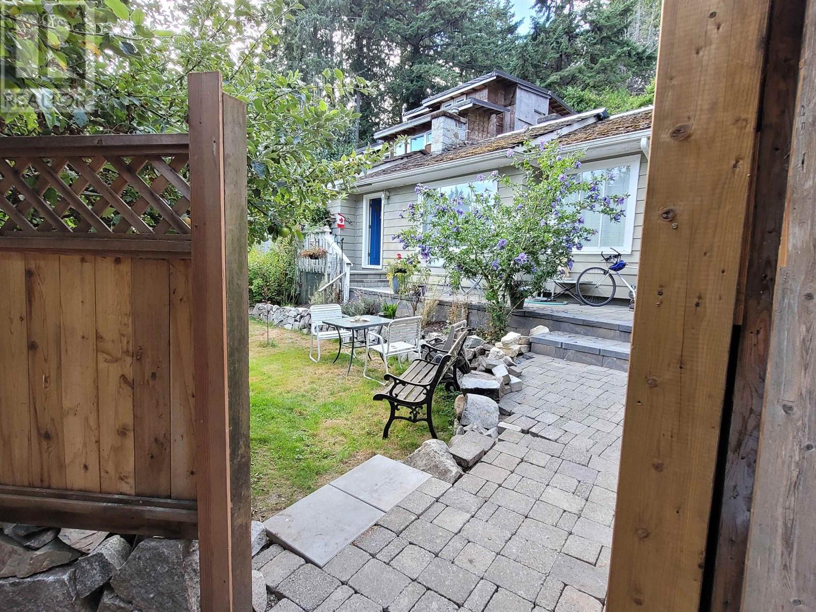 4405 Marine Drive, West Vancouver, British Columbia