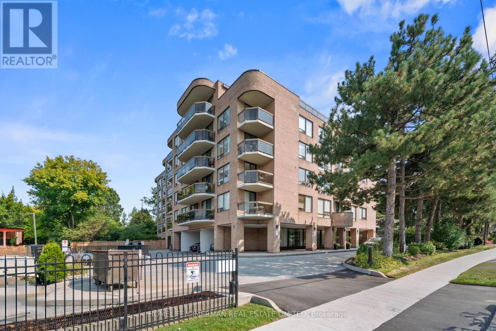 204 - 96 Fifeshire Road, Toronto (st. Andrew-windfields), Ontario