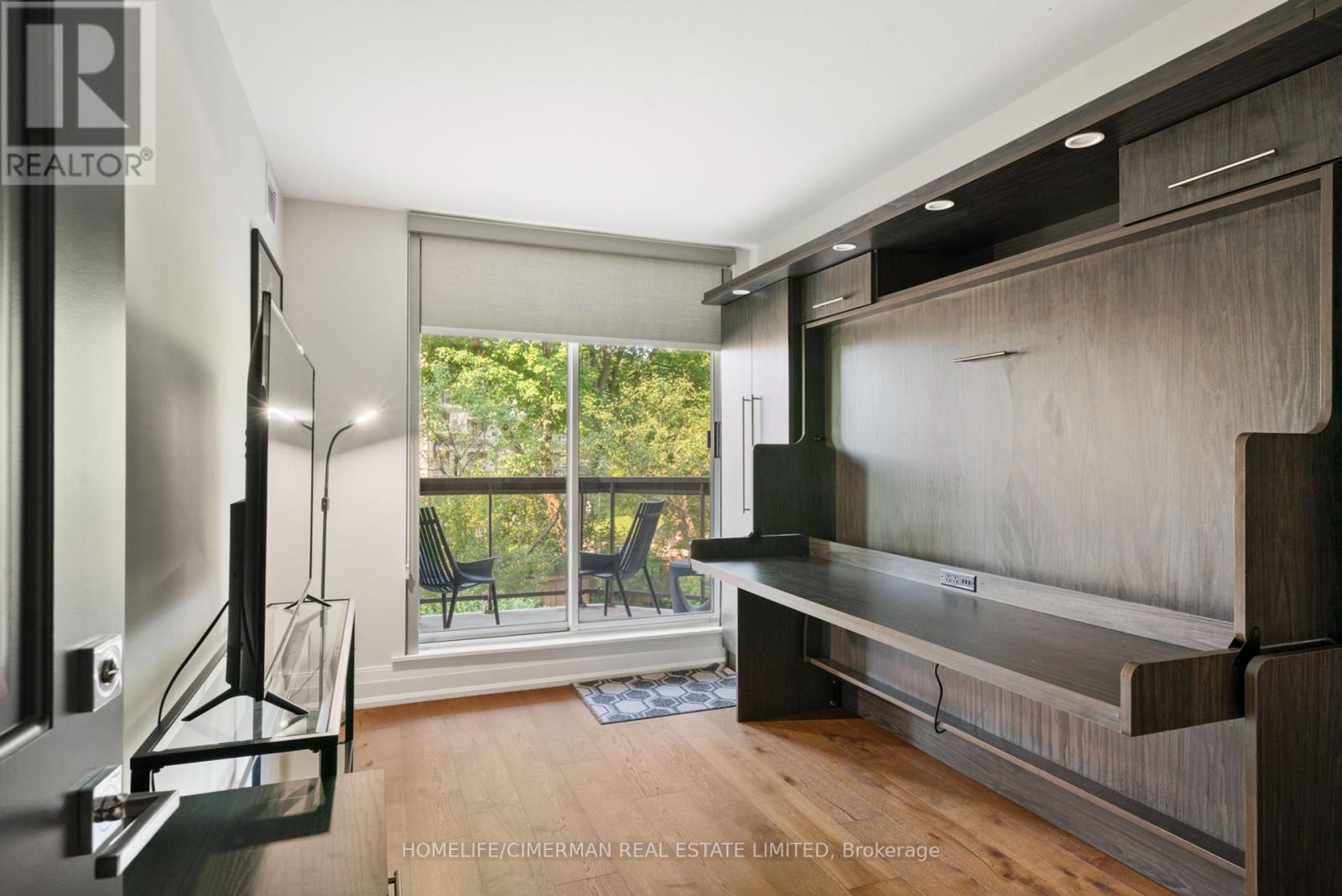 204 - 96 Fifeshire Road, Toronto (st. Andrew-windfields), Ontario