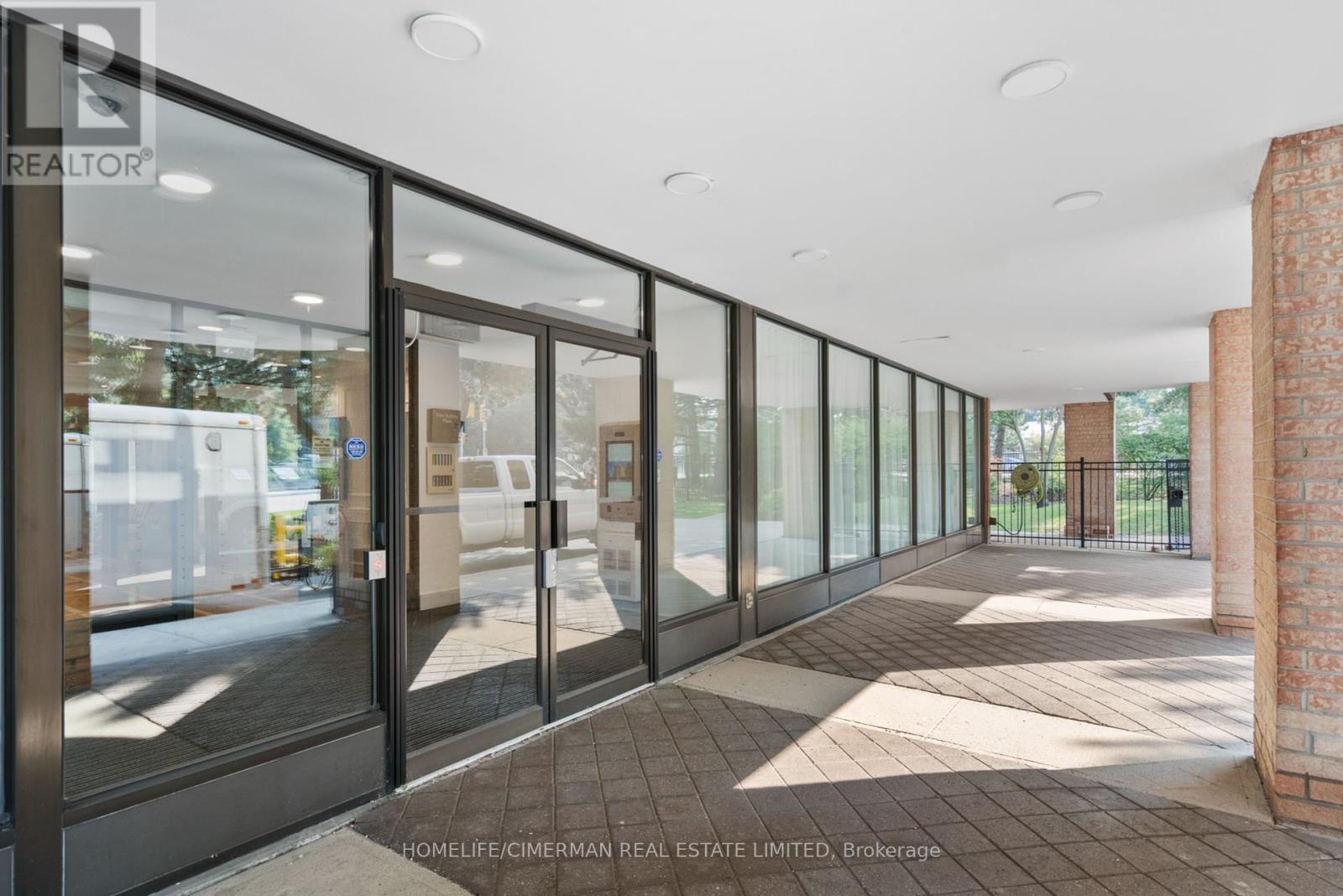 204 - 96 Fifeshire Road, Toronto (st. Andrew-windfields), Ontario