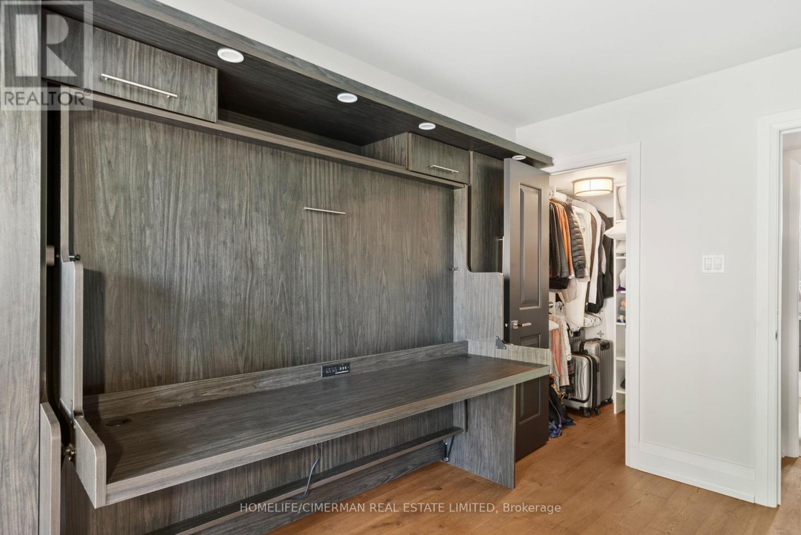 204 - 96 Fifeshire Road, Toronto (st. Andrew-windfields), Ontario