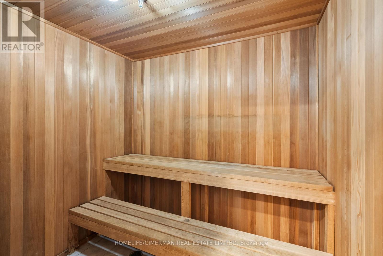 204 - 96 Fifeshire Road, Toronto (st. Andrew-windfields), Ontario