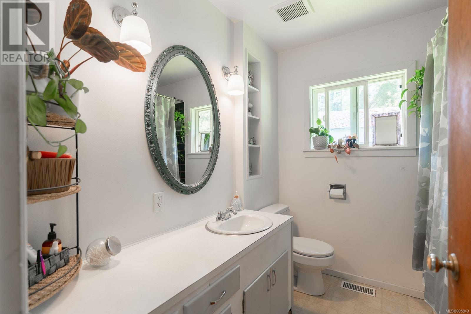 11228 Chemainus Rd, Saltair, British Columbia