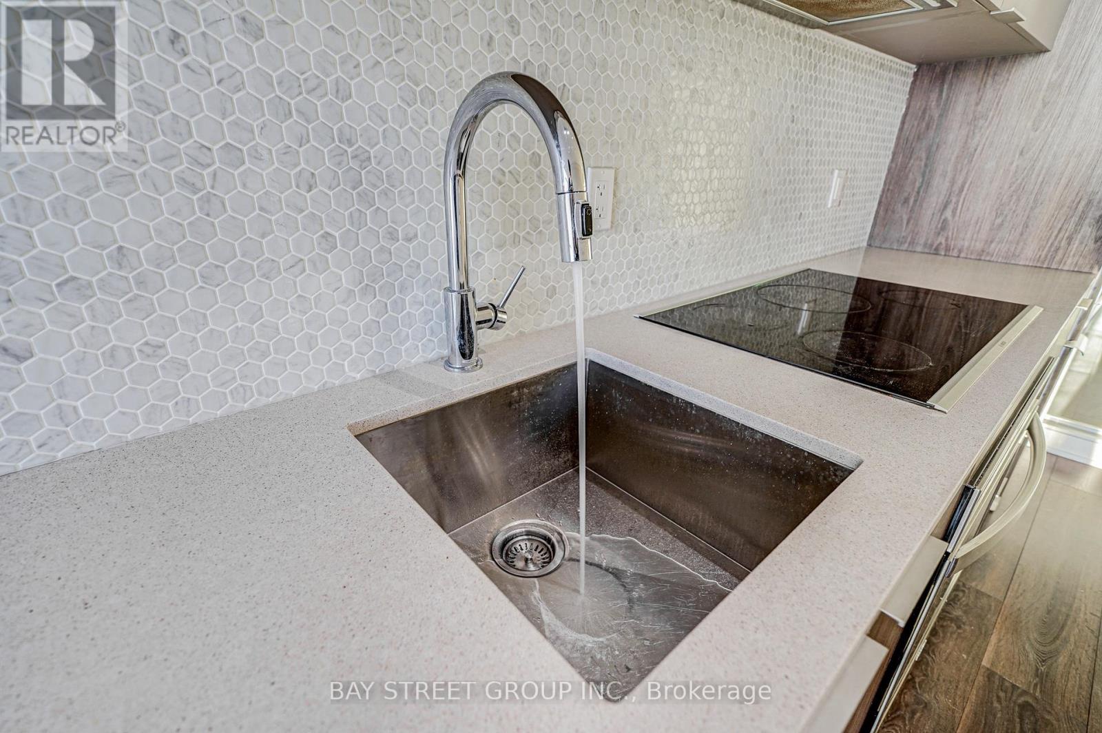 1211 - 2 Sonic Way, Toronto (flemingdon Park), Ontario