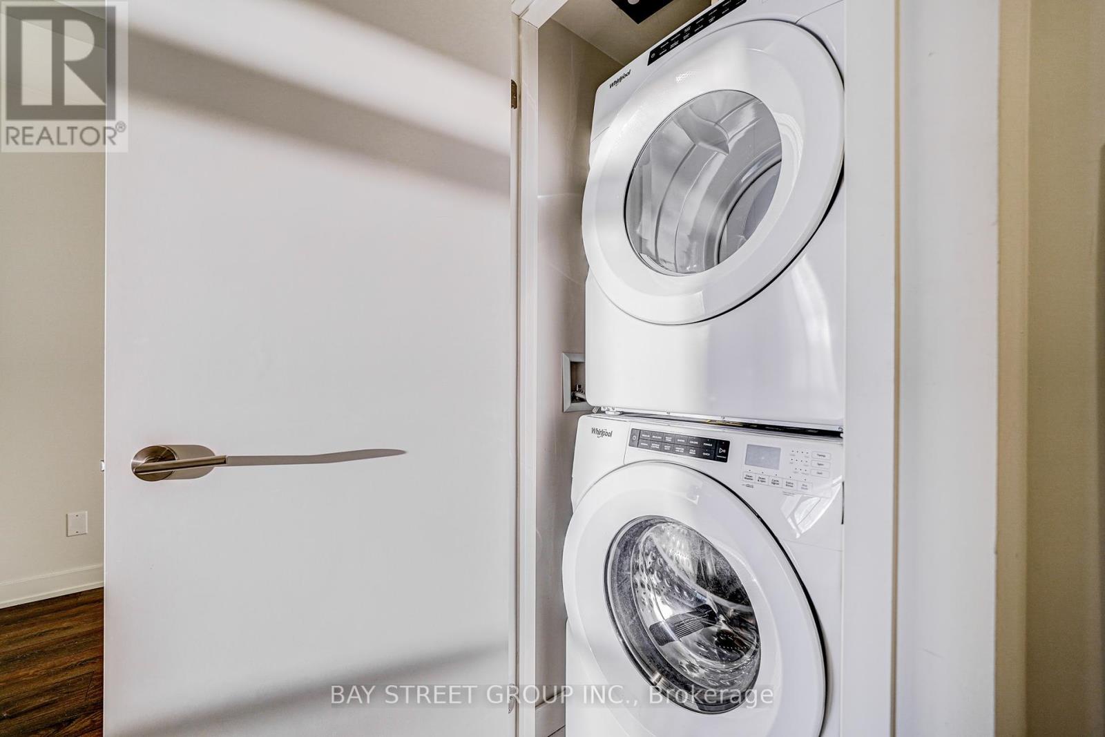 1211 - 2 Sonic Way, Toronto (flemingdon Park), Ontario