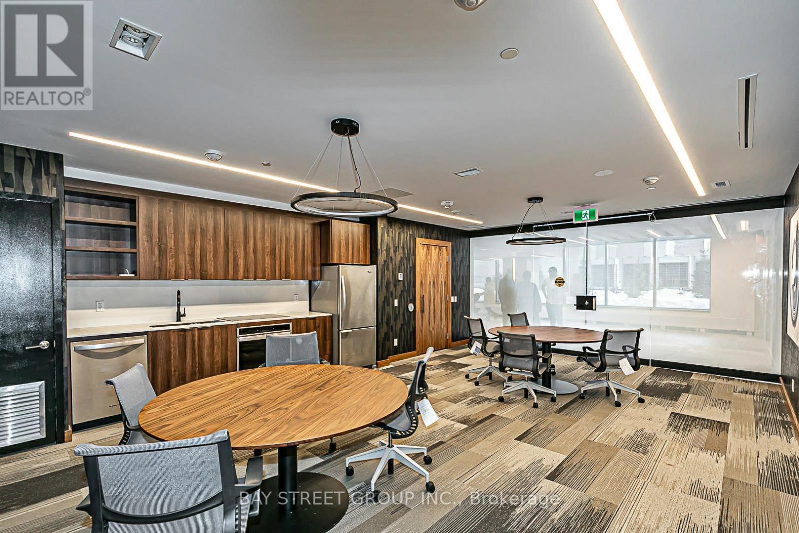 1211 - 2 Sonic Way, Toronto (flemingdon Park), Ontario