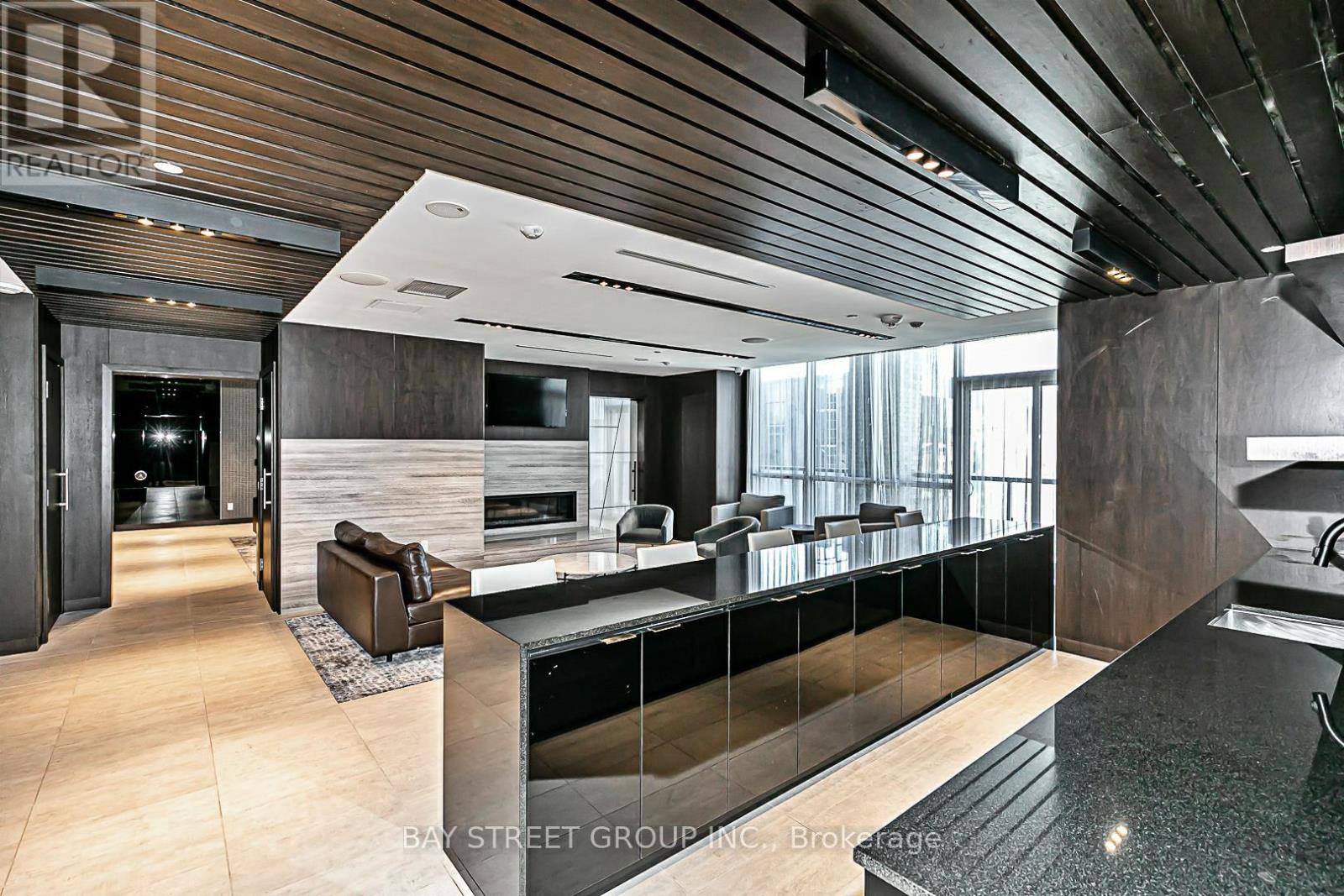 1211 - 2 Sonic Way, Toronto (flemingdon Park), Ontario