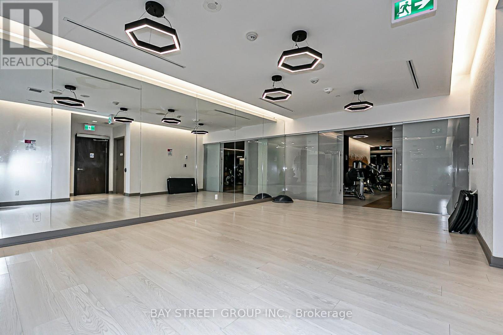 1211 - 2 Sonic Way, Toronto (flemingdon Park), Ontario