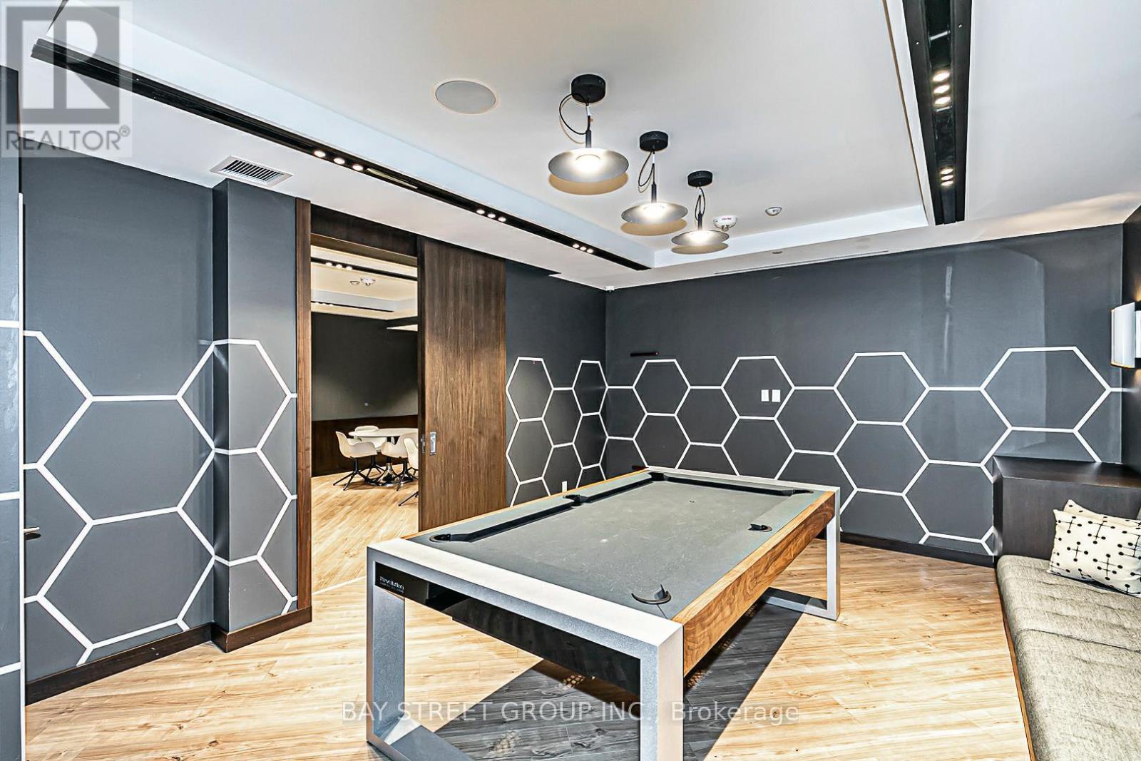 1211 - 2 Sonic Way, Toronto (flemingdon Park), Ontario