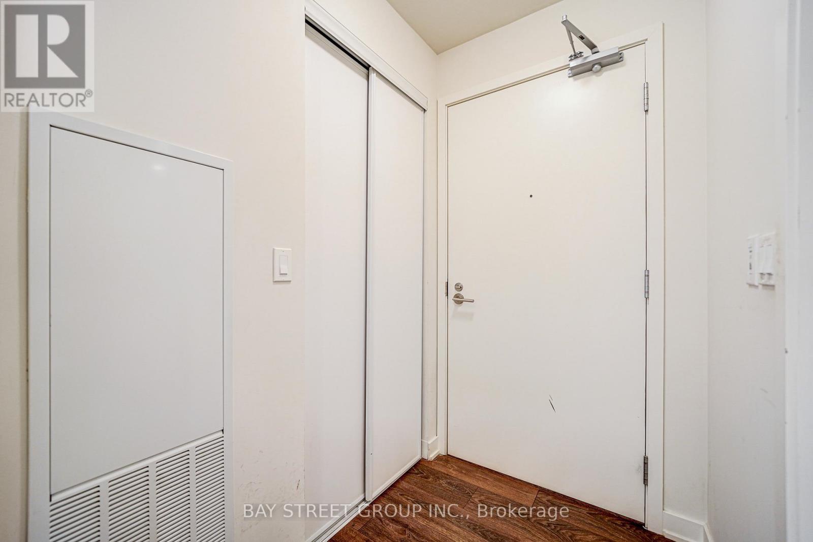 1211 - 2 Sonic Way, Toronto (flemingdon Park), Ontario