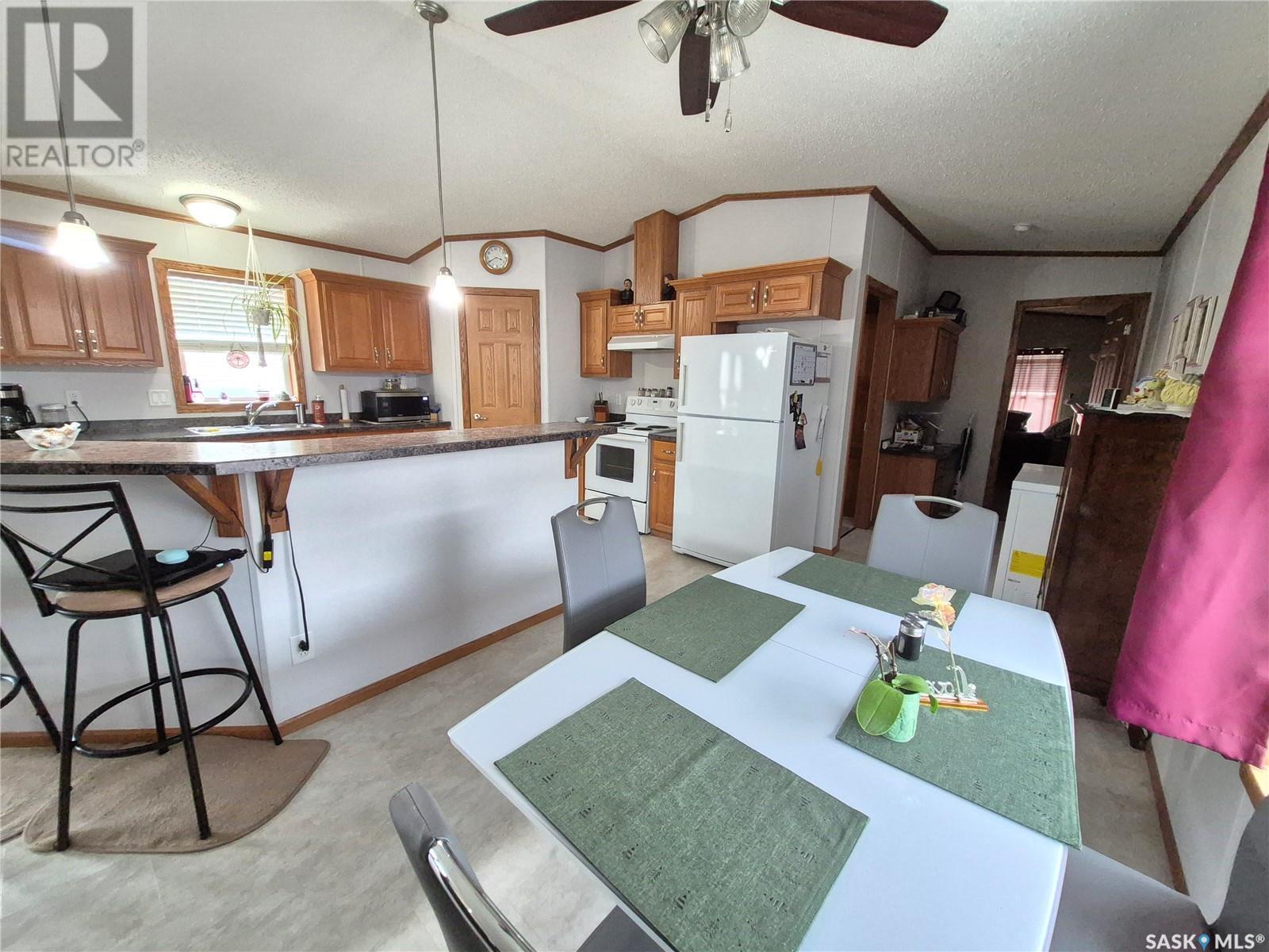 129 1st Avenue Sw, Weyburn, Saskatchewan