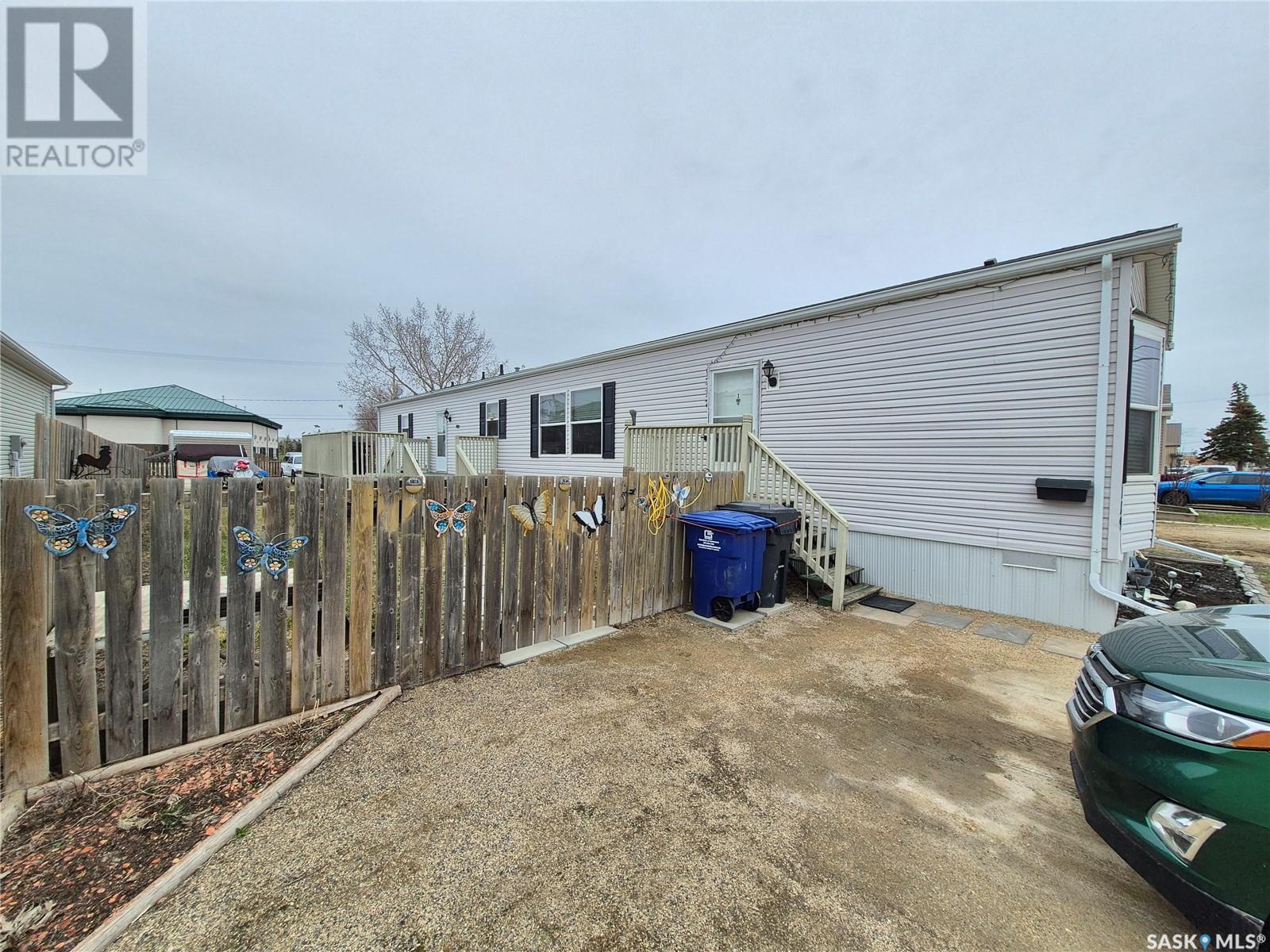 129 1st Avenue Sw, Weyburn, Saskatchewan