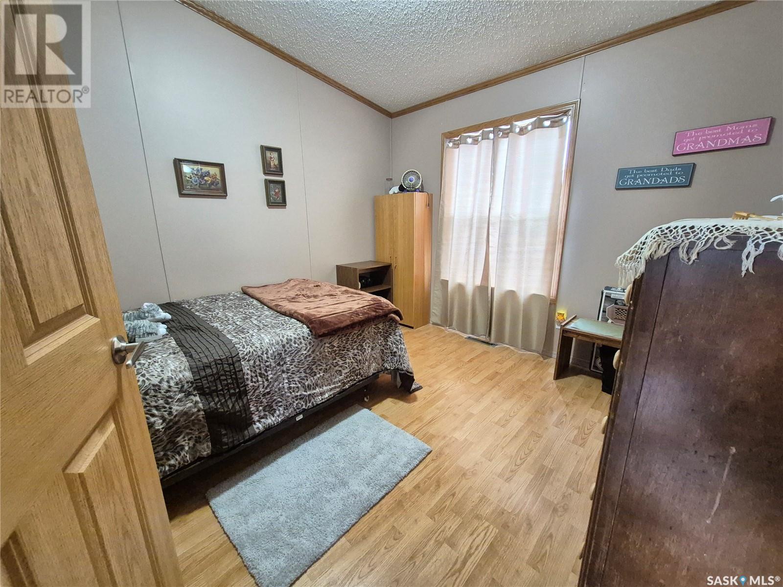 129 1st Avenue Sw, Weyburn, Saskatchewan