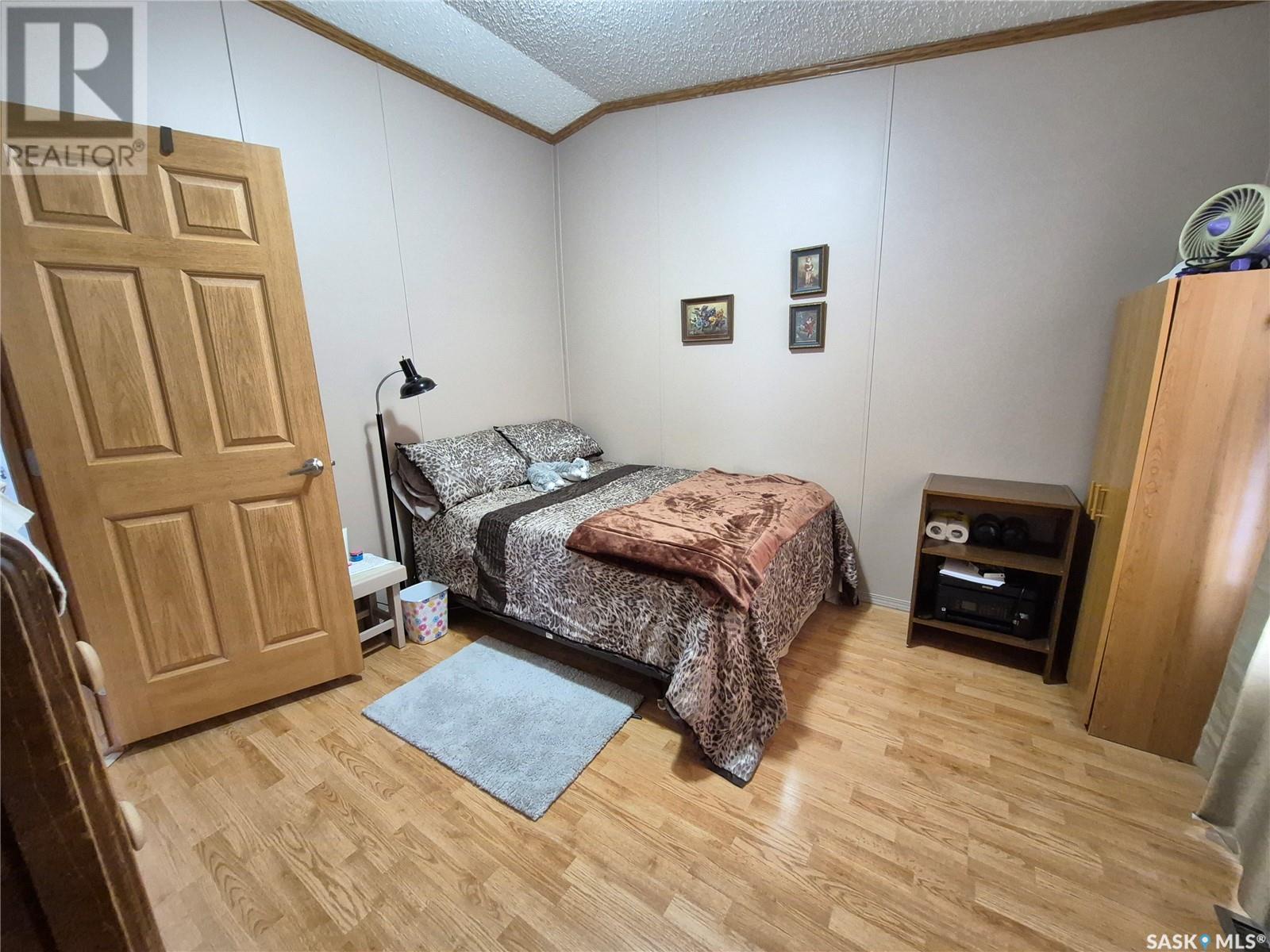 129 1st Avenue Sw, Weyburn, Saskatchewan