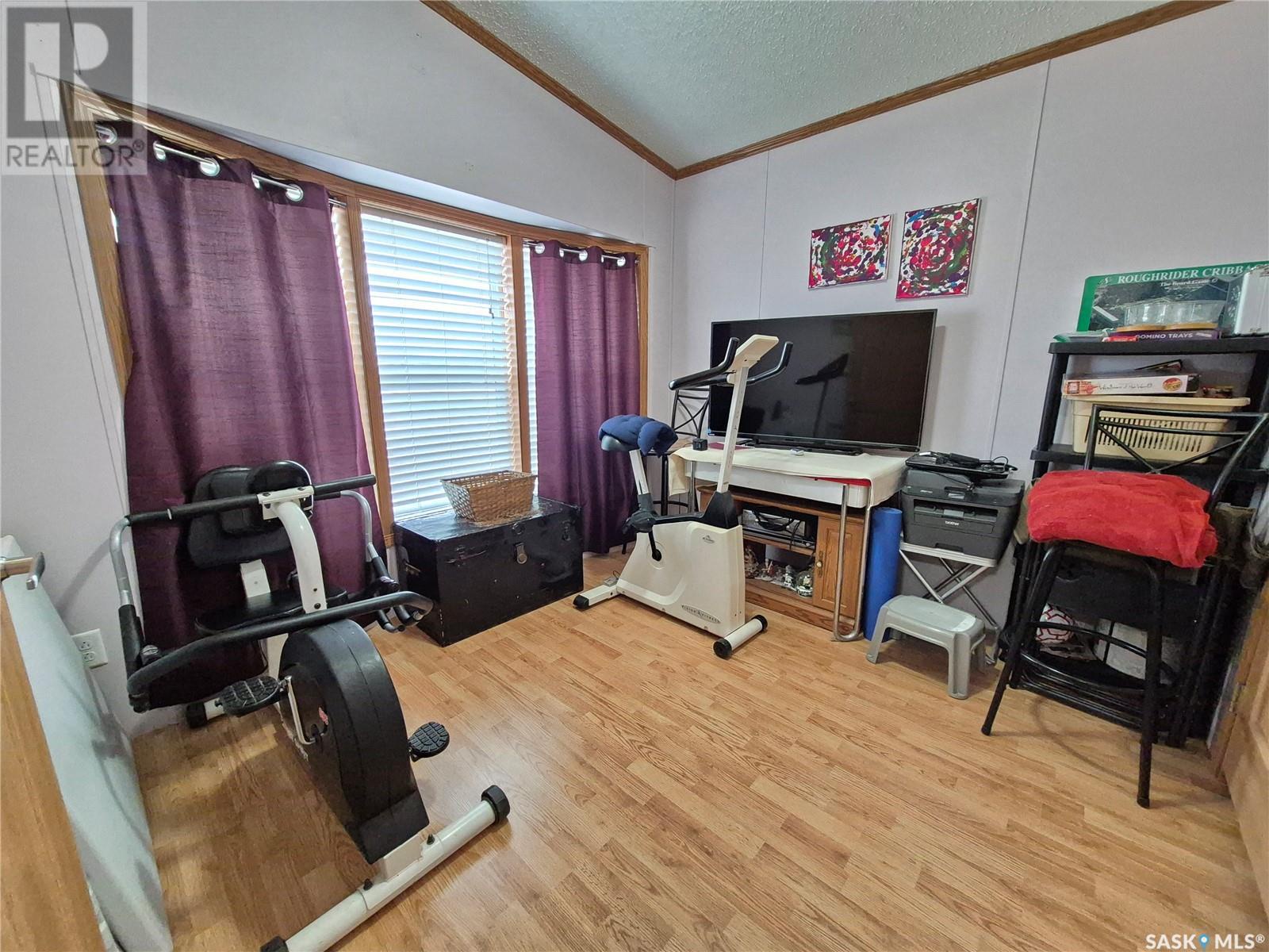 129 1st Avenue Sw, Weyburn, Saskatchewan