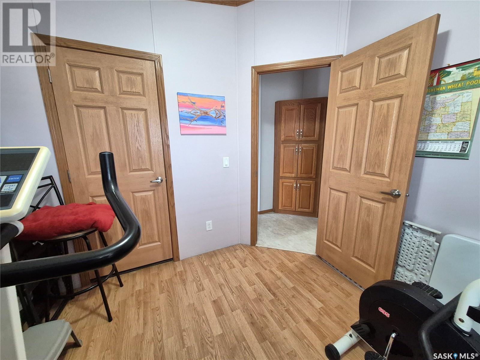 129 1st Avenue Sw, Weyburn, Saskatchewan