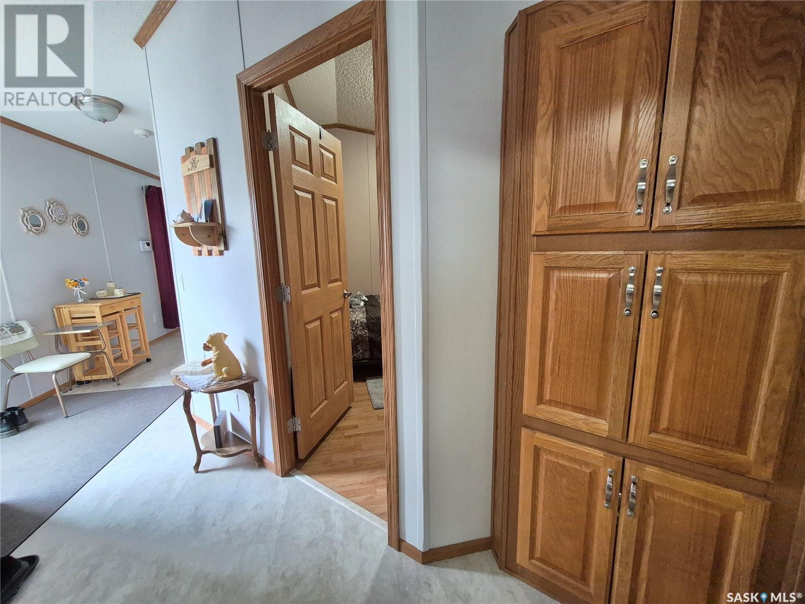 129 1st Avenue Sw, Weyburn, Saskatchewan