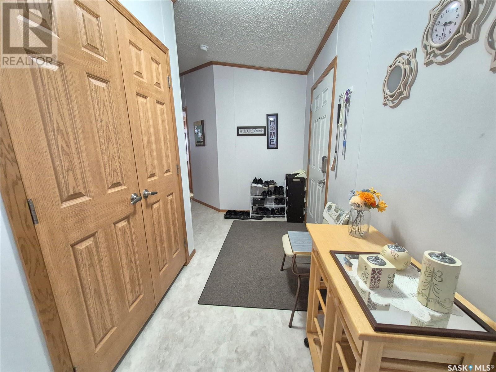 129 1st Avenue Sw, Weyburn, Saskatchewan