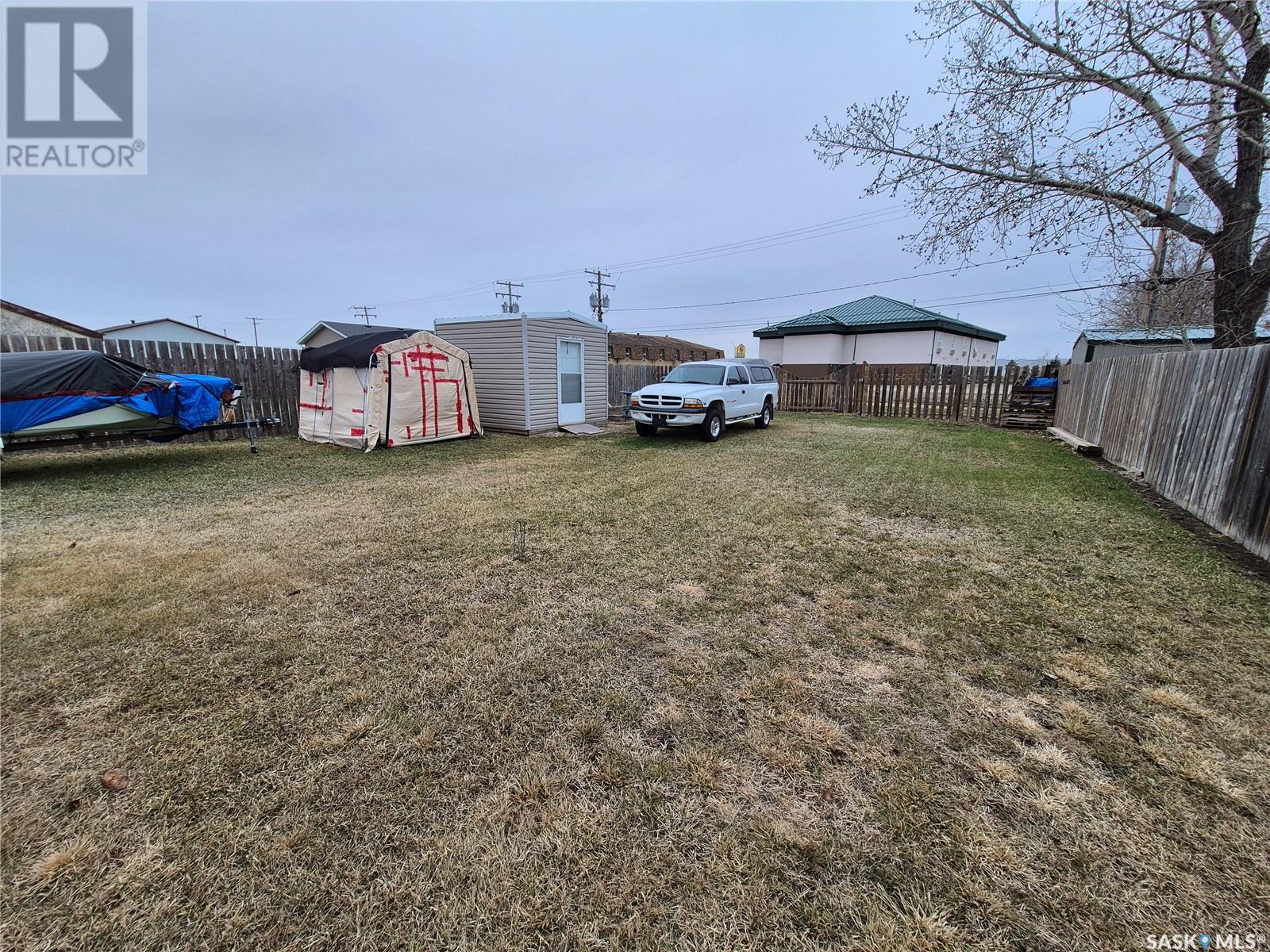 129 1st Avenue Sw, Weyburn, Saskatchewan