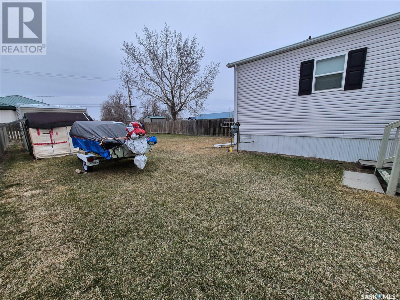 129 1st Avenue Sw, Weyburn, Saskatchewan