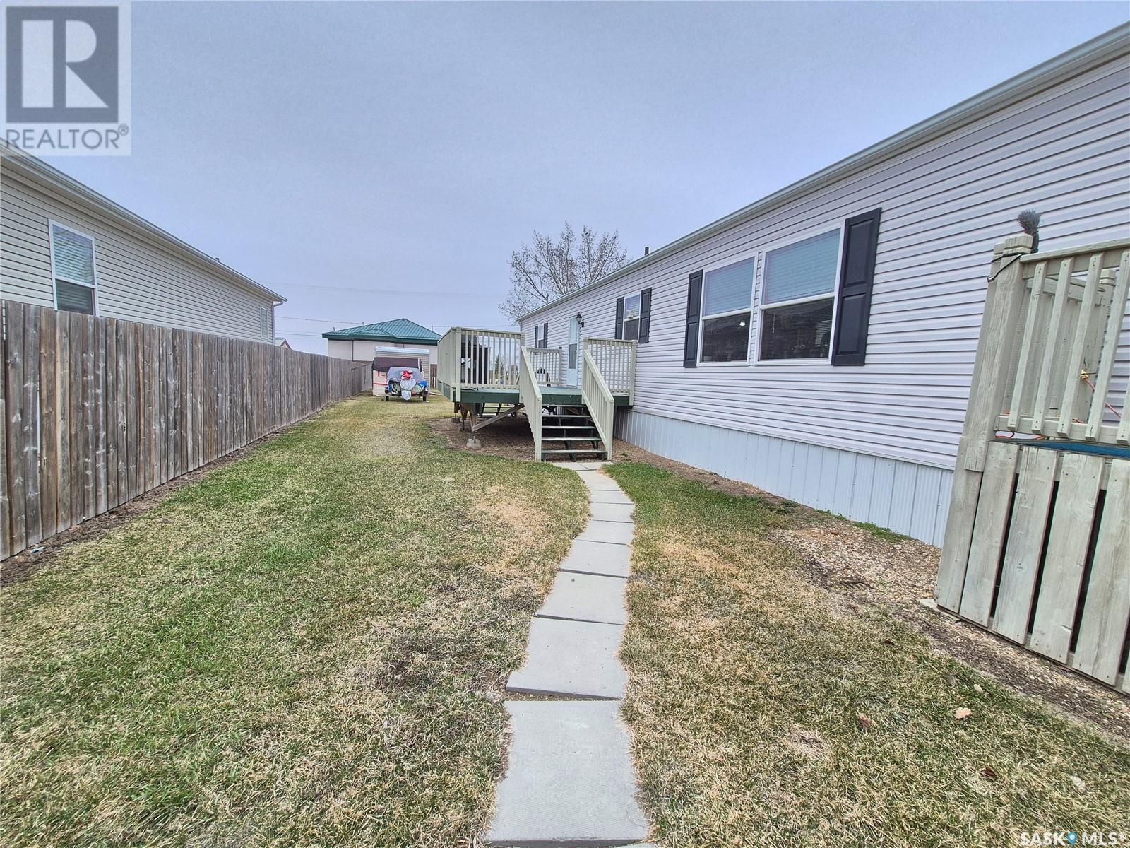 129 1st Avenue Sw, Weyburn, Saskatchewan
