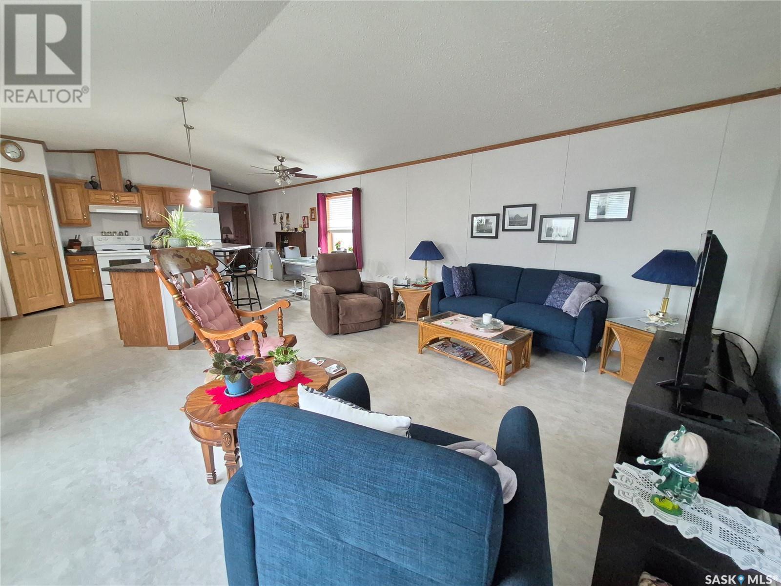 129 1st Avenue Sw, Weyburn, Saskatchewan