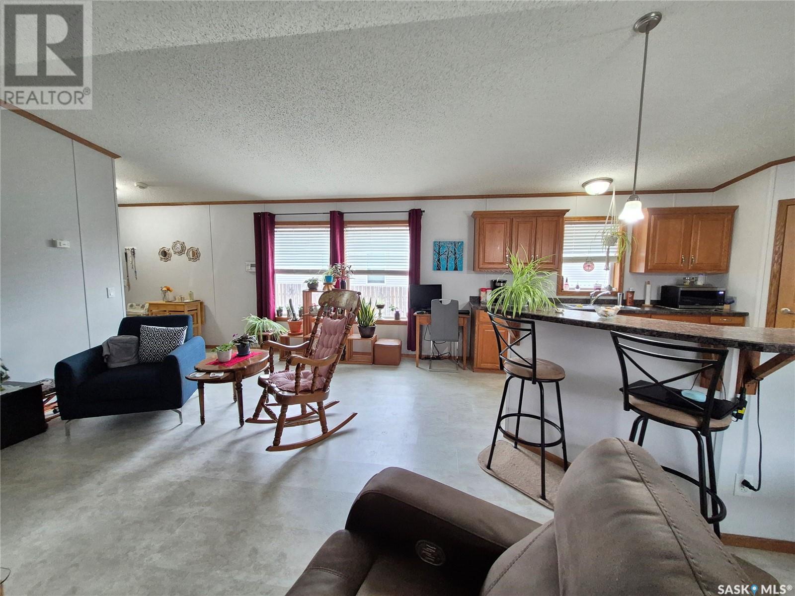 129 1st Avenue Sw, Weyburn, Saskatchewan