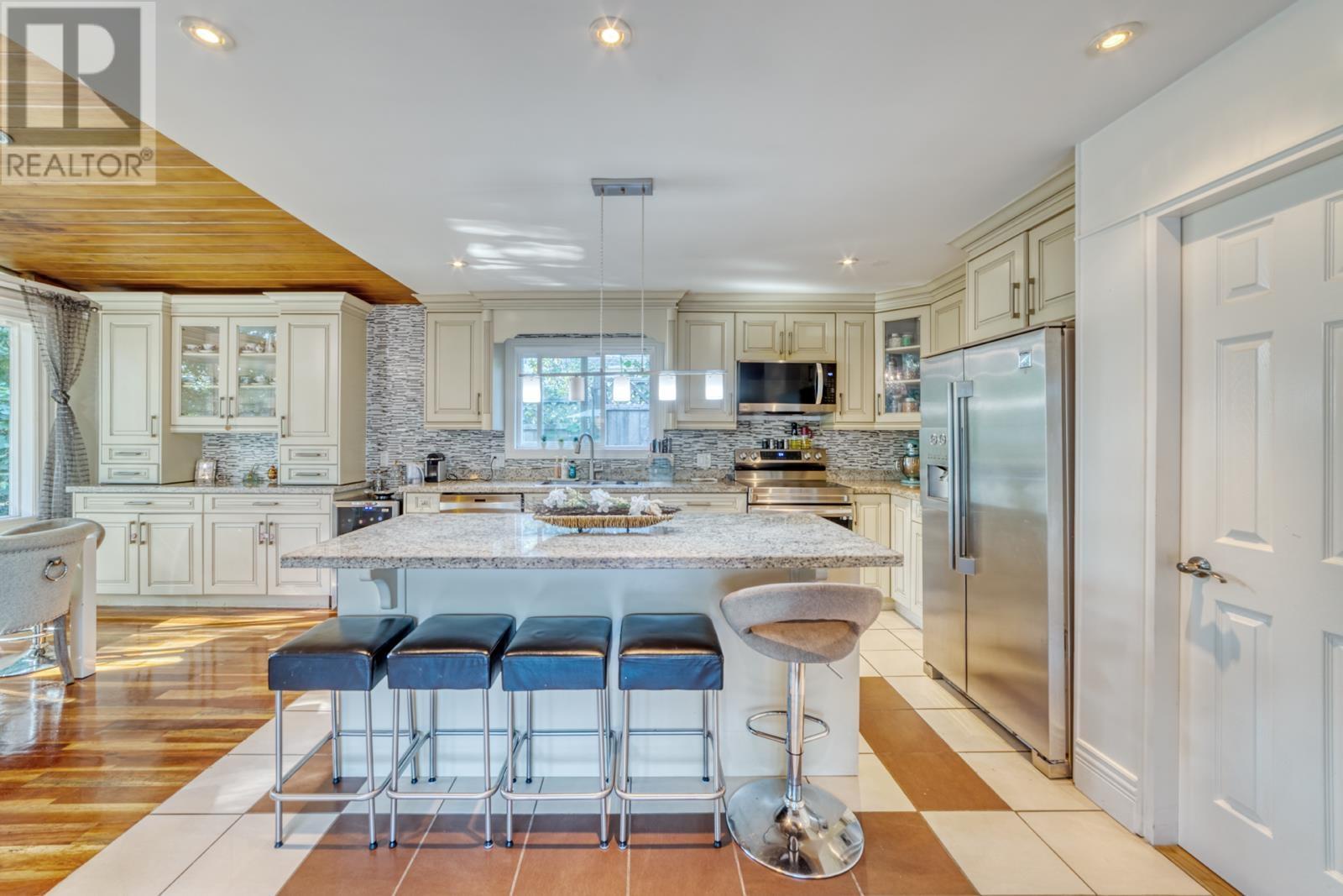 990 Kinsac Street, Coquitlam, British Columbia