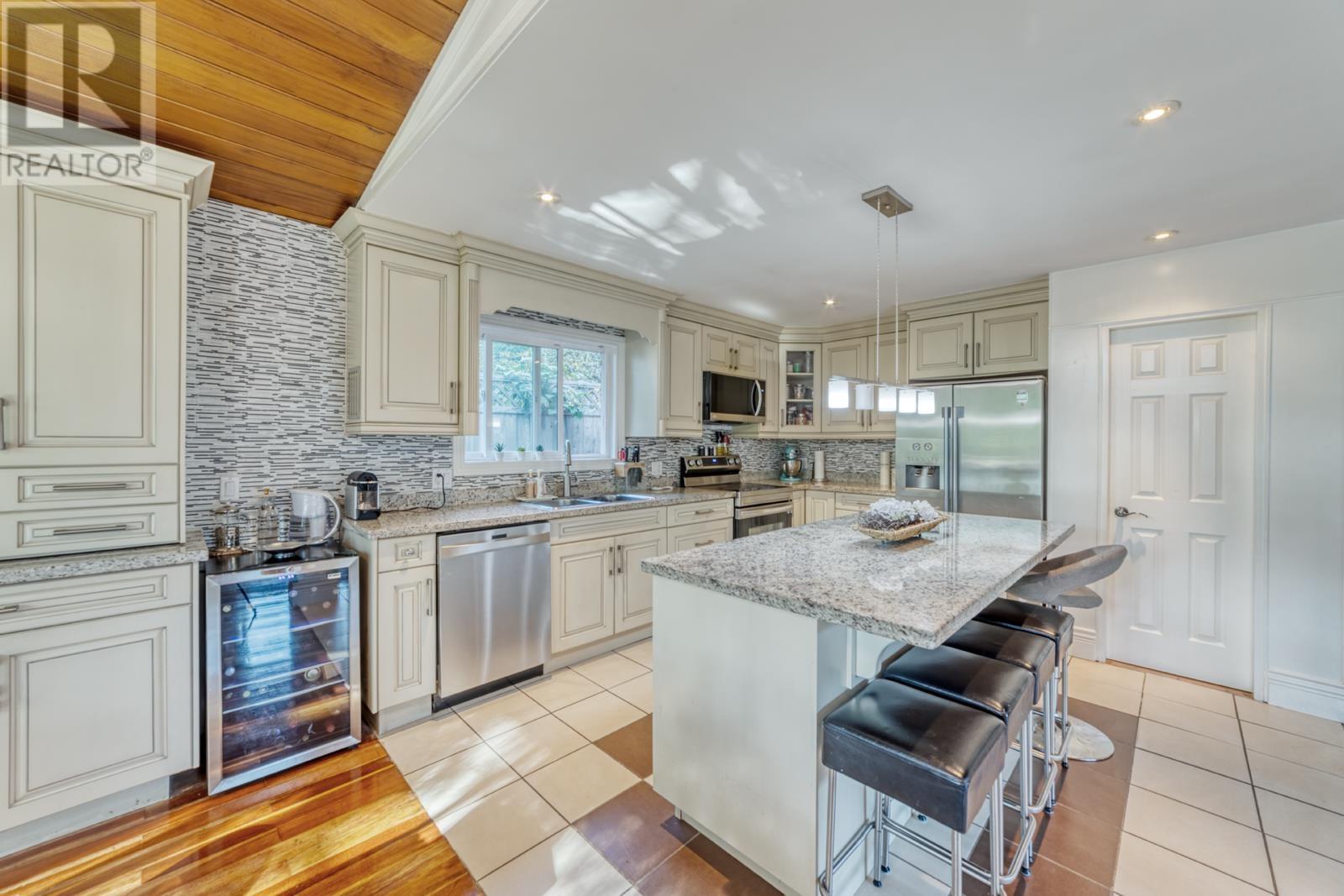 990 Kinsac Street, Coquitlam, British Columbia