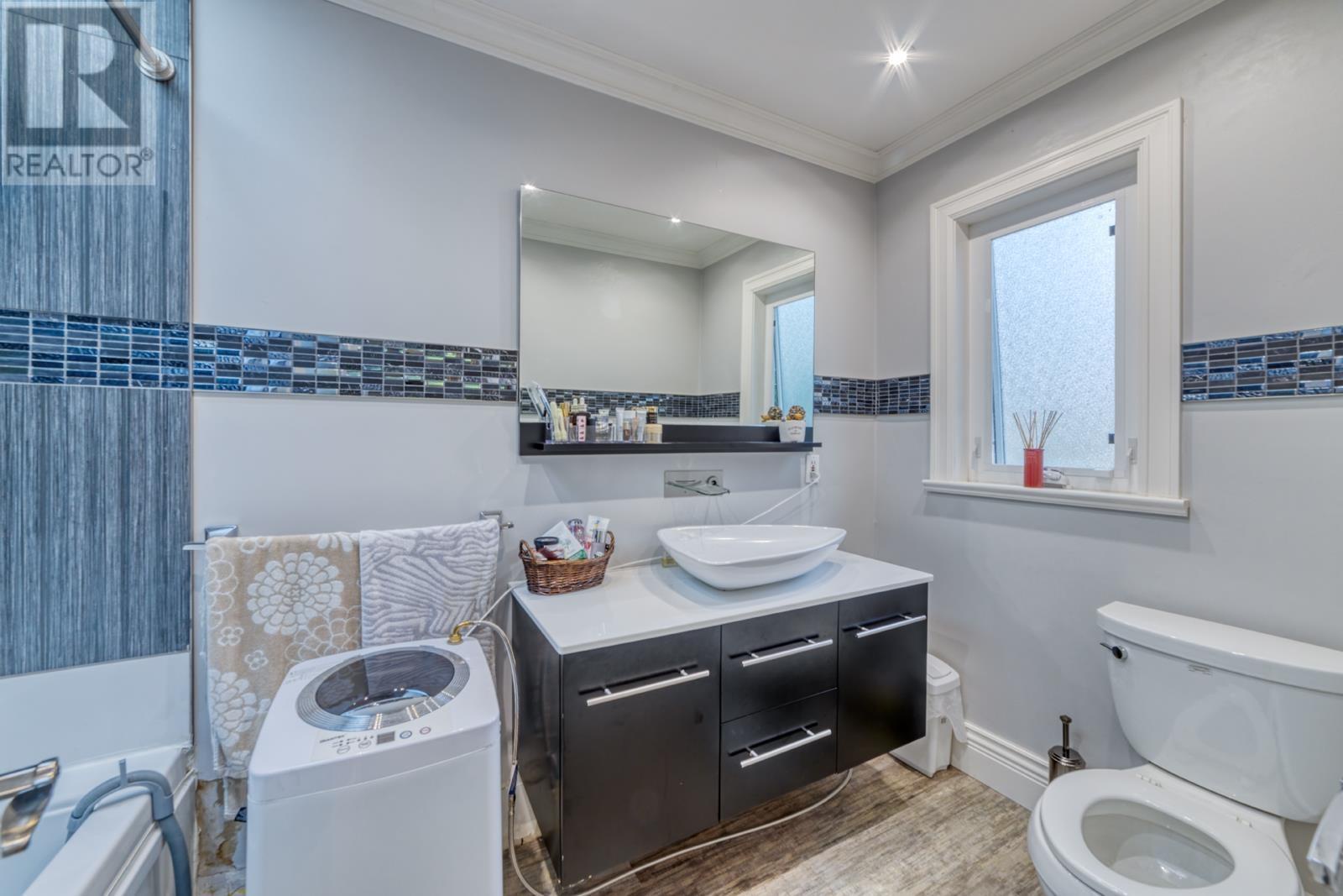 990 Kinsac Street, Coquitlam, British Columbia