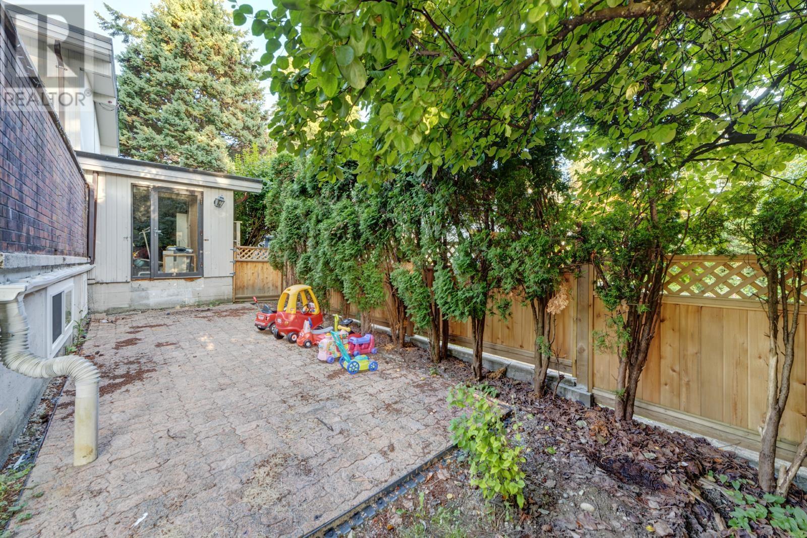 990 Kinsac Street, Coquitlam, British Columbia