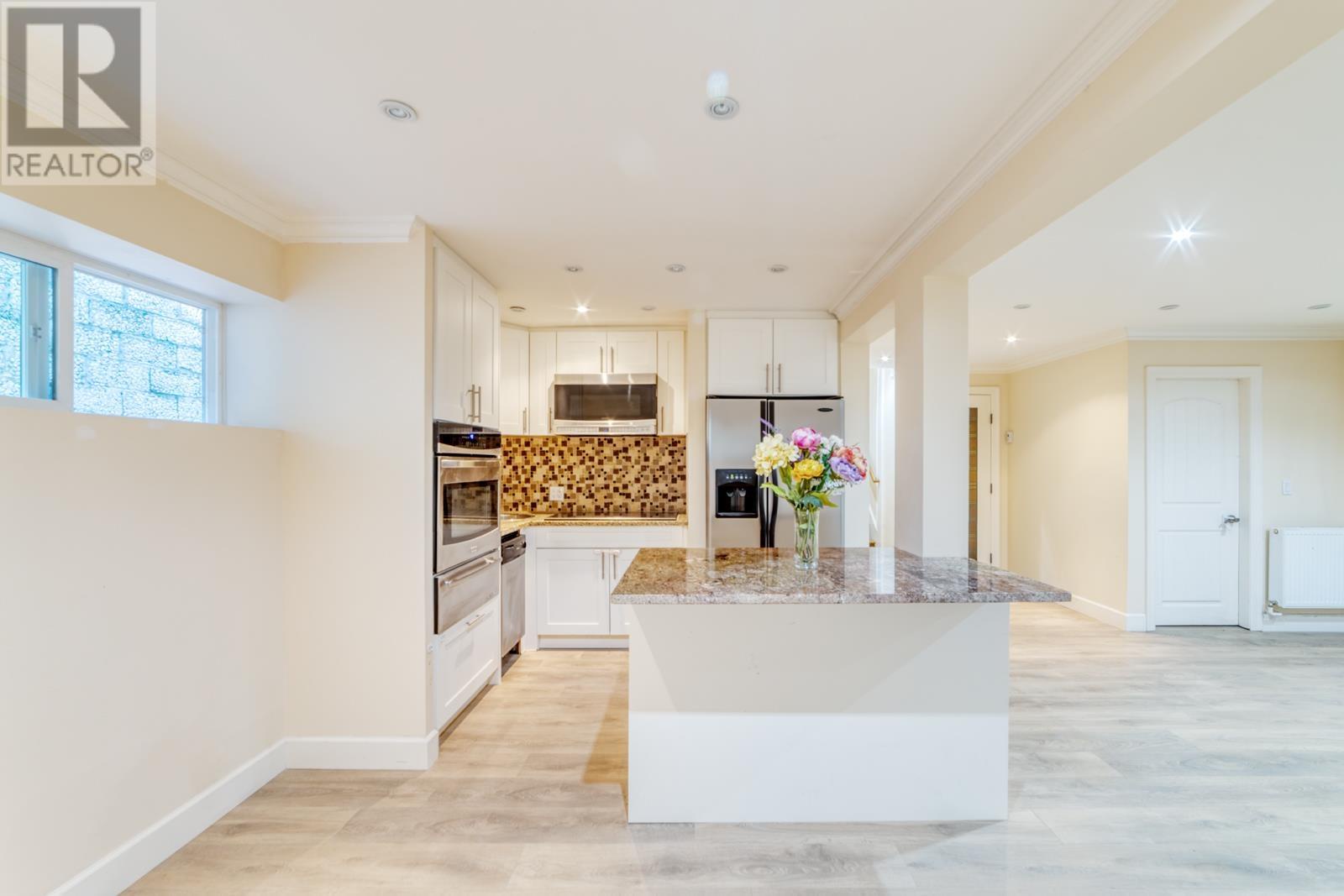 990 Kinsac Street, Coquitlam, British Columbia