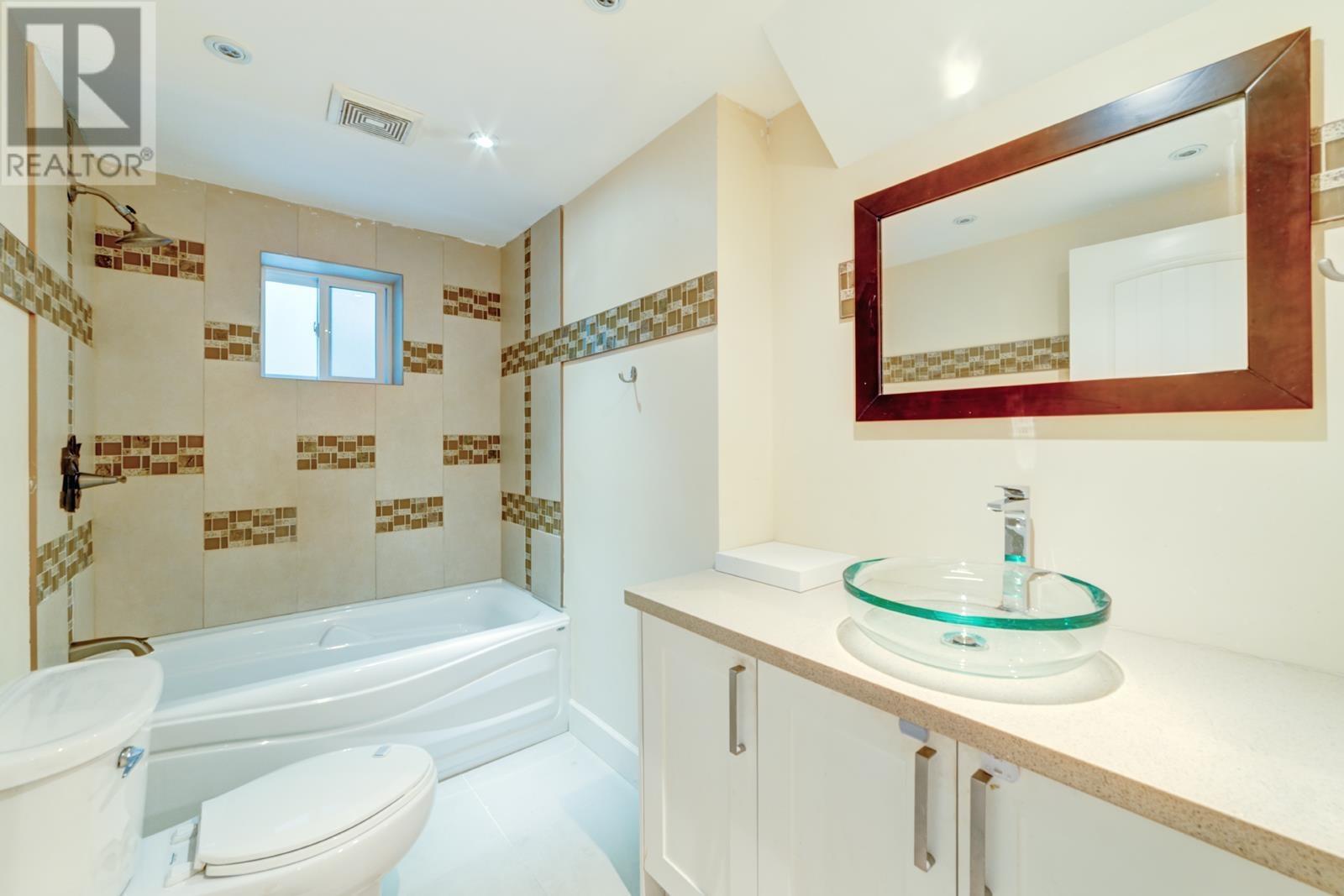 990 Kinsac Street, Coquitlam, British Columbia